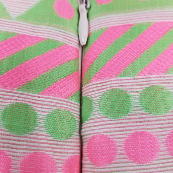 Shorts - Picture 2 of 4